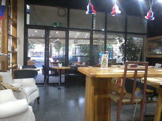 Cafebreria & Emporio 1